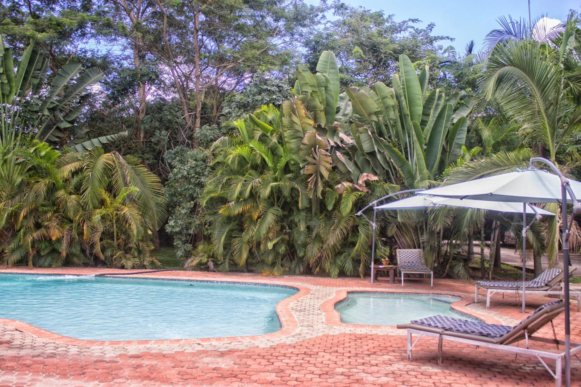 Waterfalls Hotel 卢萨卡 外观 照片